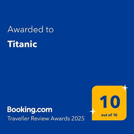 카졸라 Titanic 아파트 외부 사진